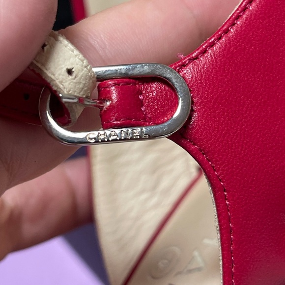 Chanel Interlocking CC Logo Leather T-Strap Sandals red 39.5 - Picture 6 of 7
